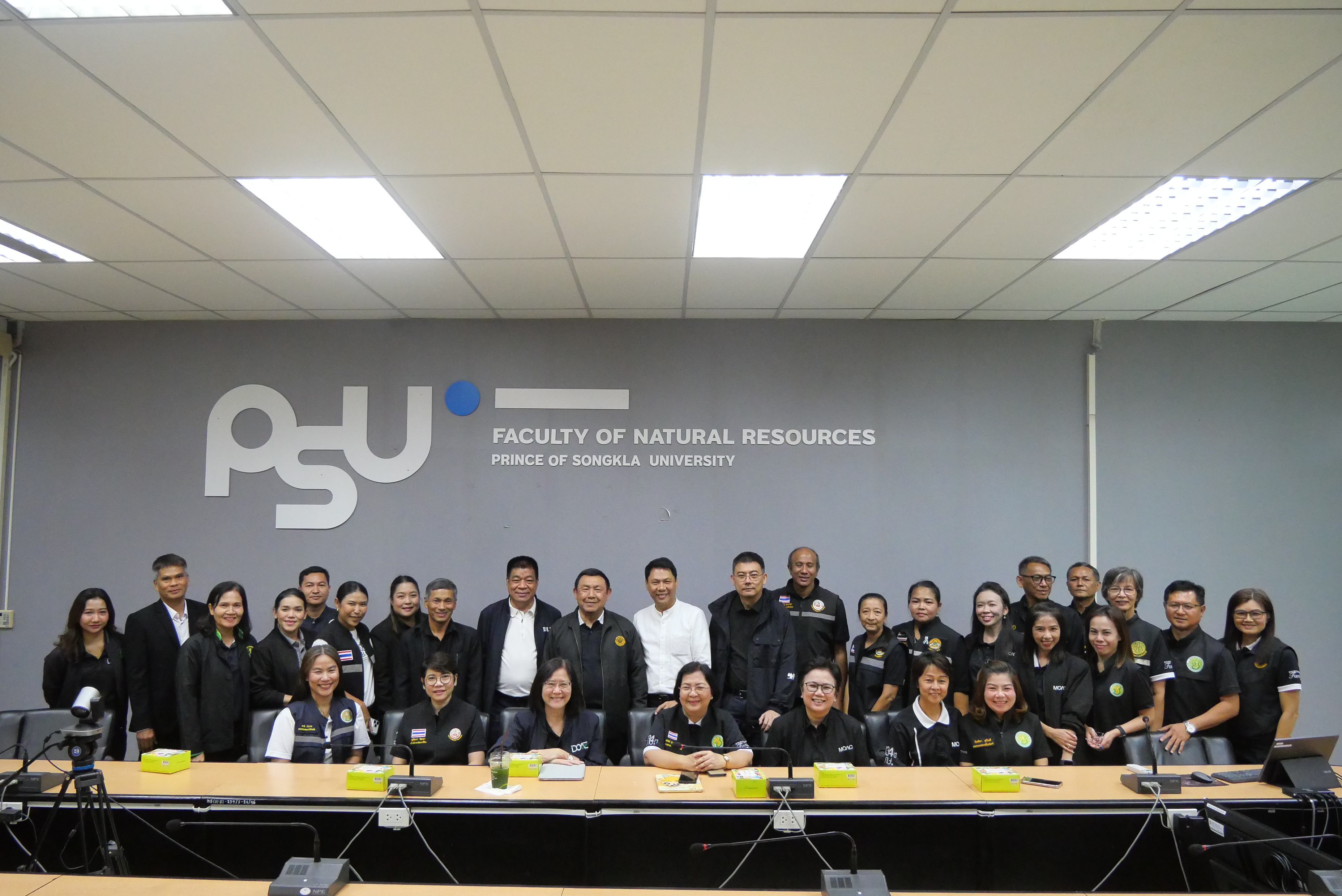 title - เลขาธิการ ส.ป.ก. ร่วมคณะ กษ. เตรียมสนับสนุนข้อมูลการประชุม ครม.สัญจร 1/2569 ณ จังหวัดสงขลา 